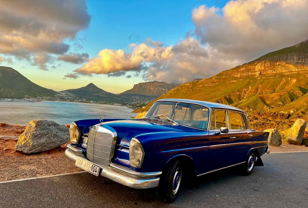 Mercedes Fintail 230S 1967 Blue — blue fintail 5.jpg