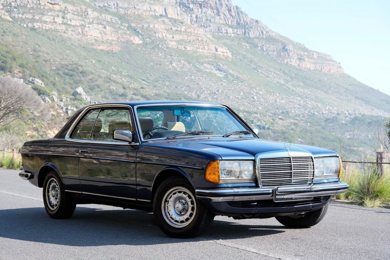 Mercedes Benz CE 1982 Blue — 1982 5.jpeg