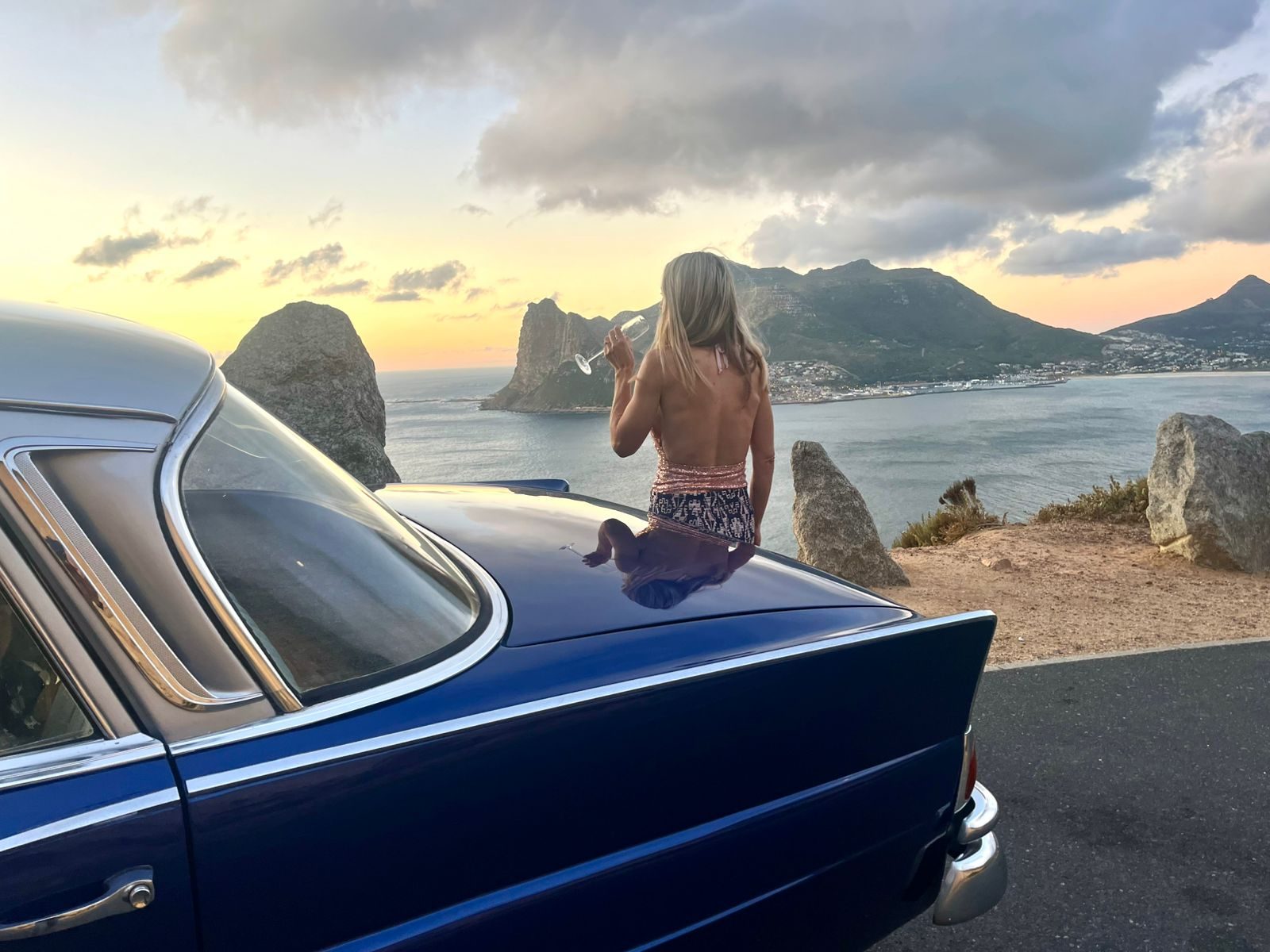 Mercedes Fintail 230S 1967 Blue — blue fintail 2.jpg