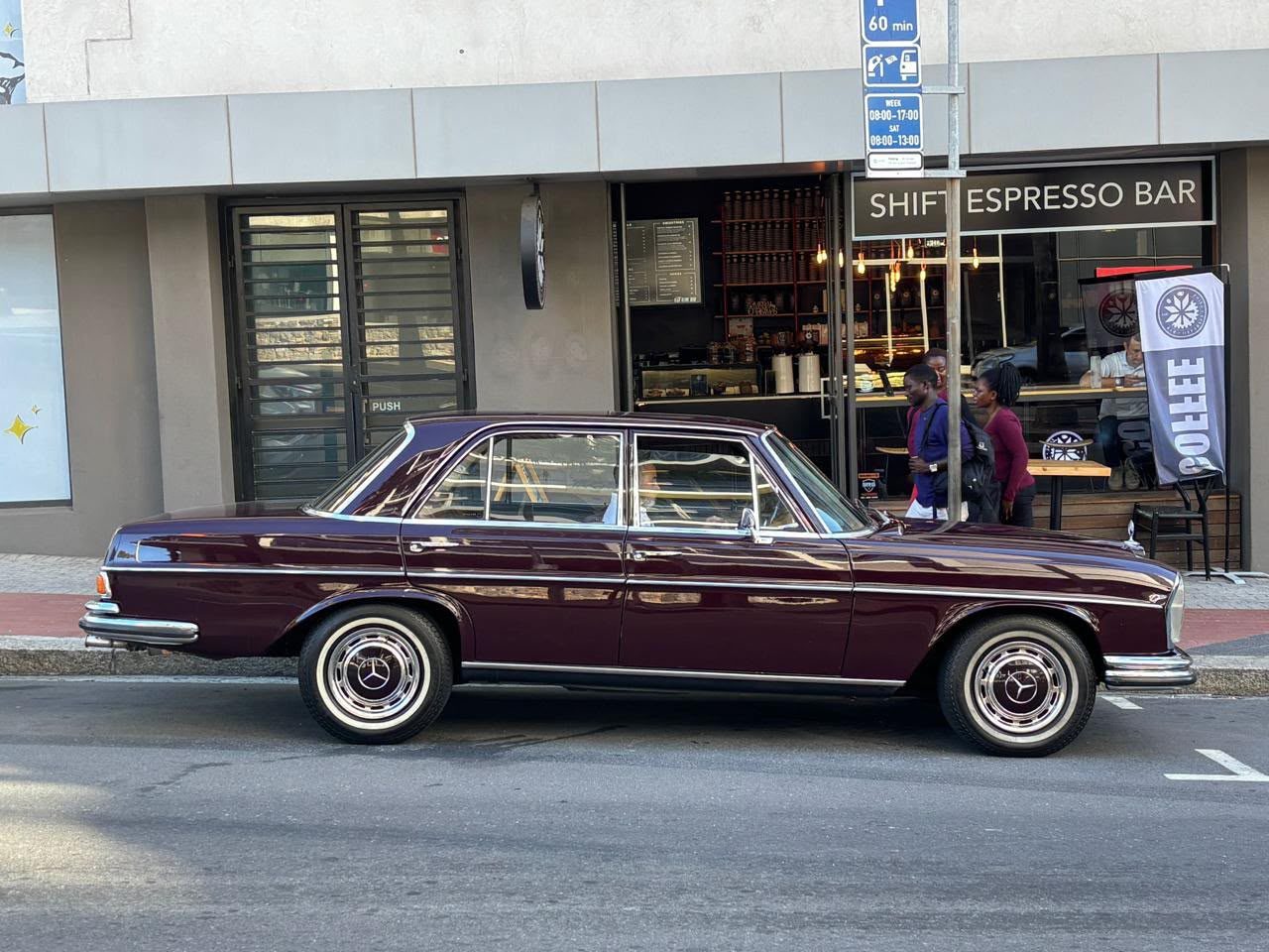 Mercedes Benz 1971 280S Burgundy — 1971 1.jpg
