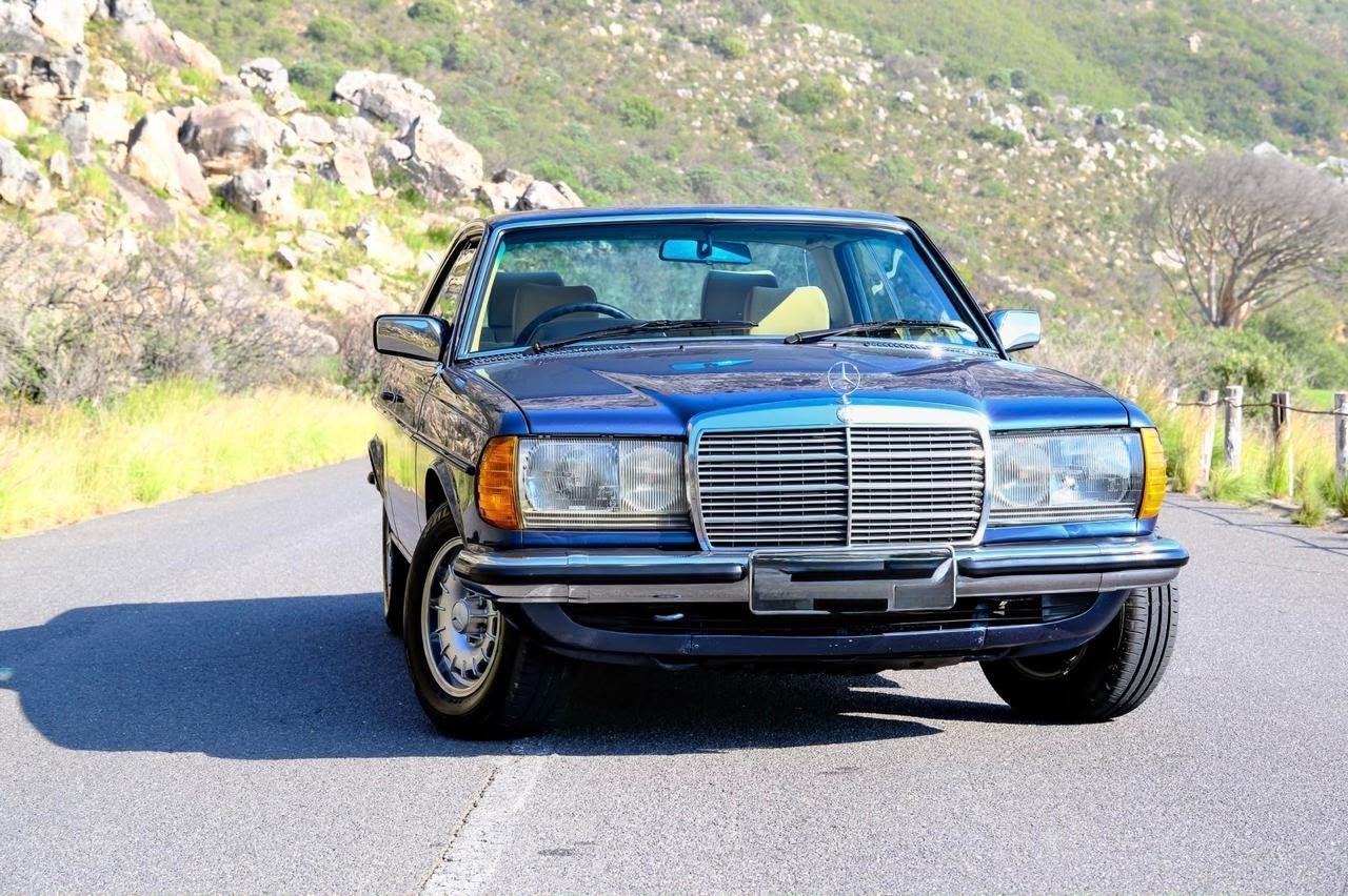 Mercedes Benz CE 1982 Blue — 1982 7.jpeg