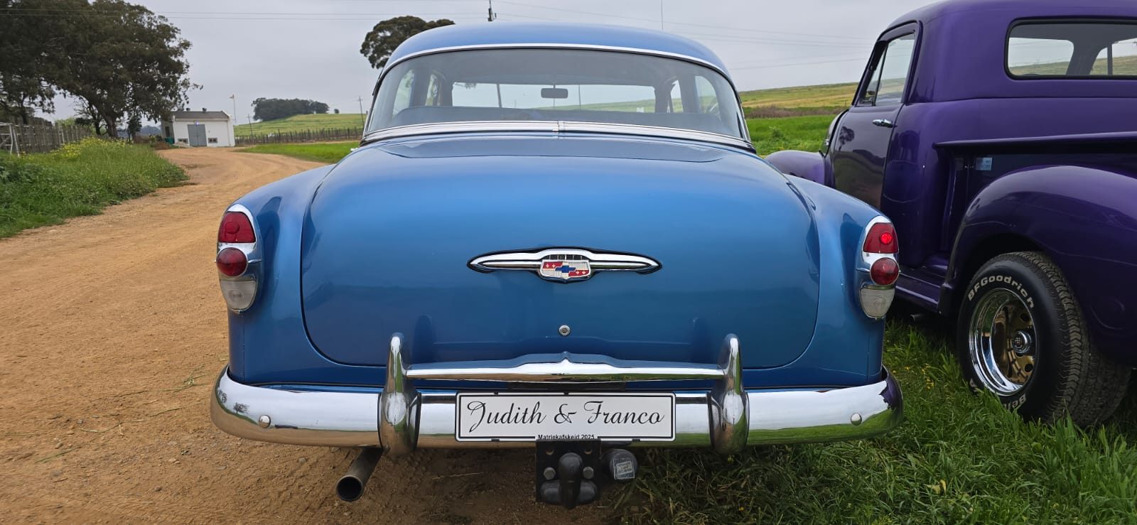Chevrolet 2/10 1953 Blue — chev 21o 2.jpeg