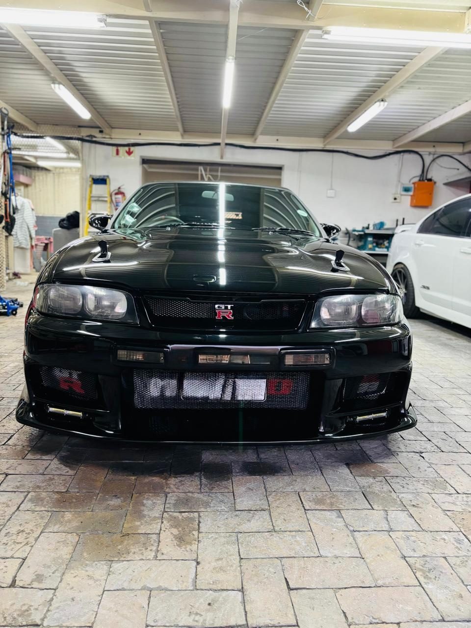 Nisaan GTR33 Black  — GTR33.jpeg
