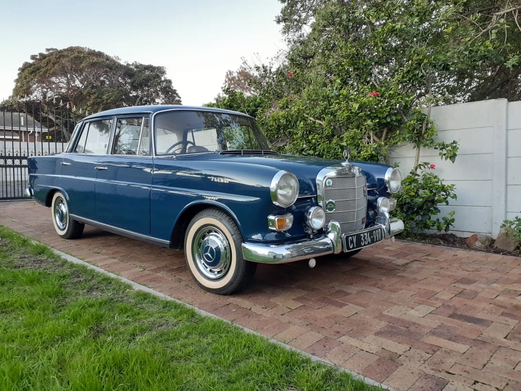 Mercedes Fintail 200 1968 Blue — fintail 200 blue.jpg