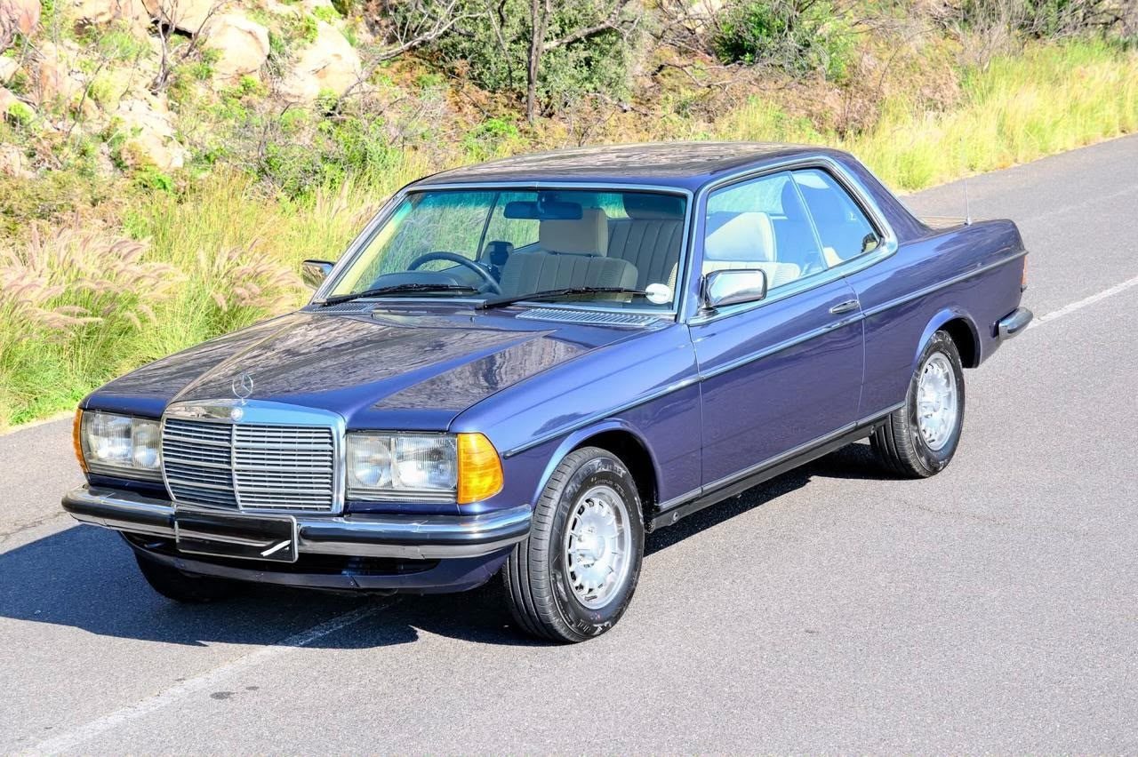 Mercedes Benz CE 1982 Blue — 1982 6.jpeg